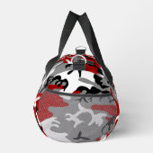 赤と灰色の迷彩自分の名前をパーソナライズ ダッフルバッグ (右)