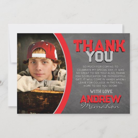 赤と灰色の黒板卒業サンキューカード 招待状 (正面)