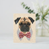 赤と白のむらがあるちょうネクタイが付いているパグ ポストカード (スタンド正面)