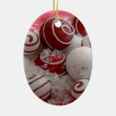 赤と白のオーナメントのクリスマスのオーナメント セラミックオーナメント (裏面)