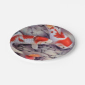 赤と白のコイの魚のいる池 ペーパープレート (アングル)