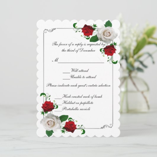 赤と白のバラのクリスマス結婚の応答カード 招待状 (スタンド正面)