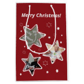 赤と白のフォトカスタムスタークリスマス ミディアムペーパーバッグ (正面)