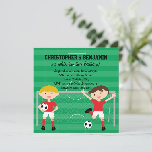 赤と白の対の男の子のサッカーv2の誕生会 招待状 (スタンド正面)