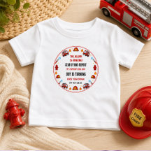 赤と白の消防車の1歳の誕生日パーティー