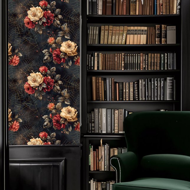 赤と白の花を持つ暗いアカデミクモの巣 壁紙 (Dark Academia Spider Webs with Red & White Flowers Wallpaper in a library.)