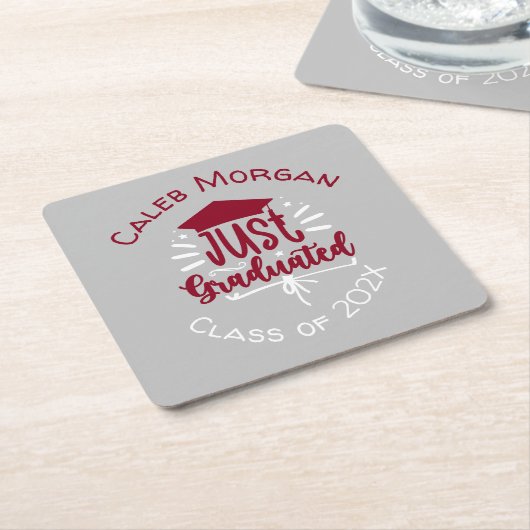 赤と白を卒業パーソナライズされた スクエアペーパーコースター (アングル)