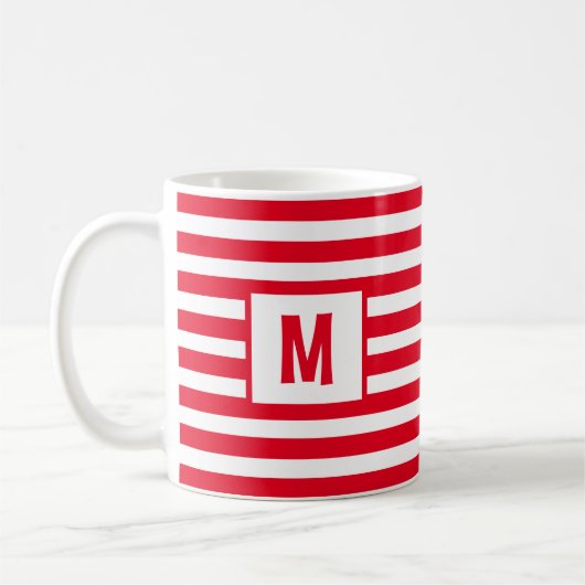 赤と白ストライプのデザイン独身のイニシャル コーヒーマグカップ (左)