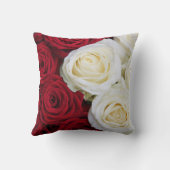 赤と白バラの枕 クッション (裏面)