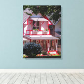 赤と白ビクトリアンー – マーサのブドウ園 キャンバスプリント (インサイチュ (ウッドフロア))