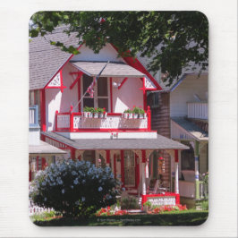 赤と白ビクトリアンー – マーサのブドウ園 マウスパッド
