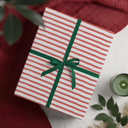 赤と白モダンの波状ストライプ ラッピングペーパー