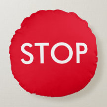 赤と白停止印のアクセントの枕