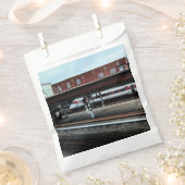 赤と白列車 フェイバーバッグ (クリップ留めされた状態)