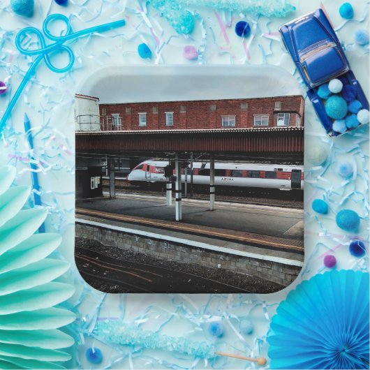 赤と白列車 ペーパープレート (パーティー)