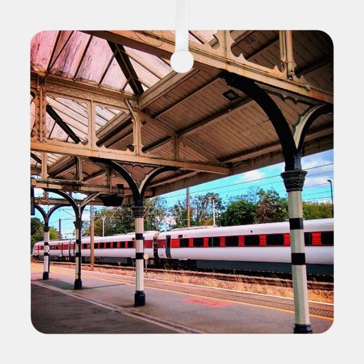 赤と白列車 メタルオーナメント (正面)