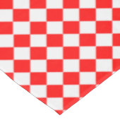 赤と白Shirley Taylorによるダイヤモンドパターン テーブルクロス (アングル)