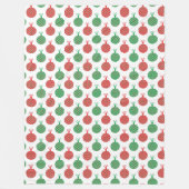 赤と緑のクリスマスオーナメント フリースブランケット (正面)