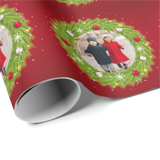 赤と緑のクリスマスリースが1枚ずつ繰り返し ラッピングペーパー (ロールコーナー)