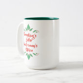 赤と緑のグラミーのキッチンタイポグラフィデザイン ツートーンマグカップ (正面左)