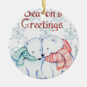 赤と緑のスカーフのかわいいホッキョクグマ セラミックオーナメント (正面)