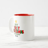 赤と緑の初めてのクリスマスパーソナライズされた: ツートーンマグカップ (正面左)