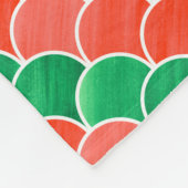 赤と緑の対角線スケールパターン フリースブランケット (角)