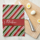 赤と緑ストライプのパーソナライズされたクリスマス キッチンタオル (四つ折り)