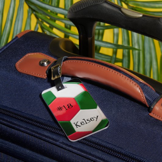赤と緑、サッカーバッグ名タグ ラゲッジタグ (正面インサイチュ1)
