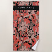 赤と茶色の迷彩自分の名前をパーソナライズ ビーチタオル (正面)