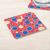 赤と赤の点 スクエアペーパーコースター (アングル)