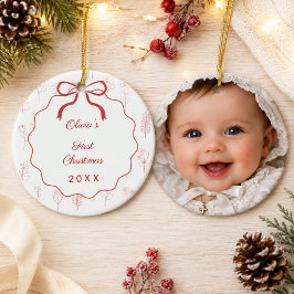 赤と野生の花の赤ちゃんの最初のクリスマスの写真のリボン セラミックオーナメント