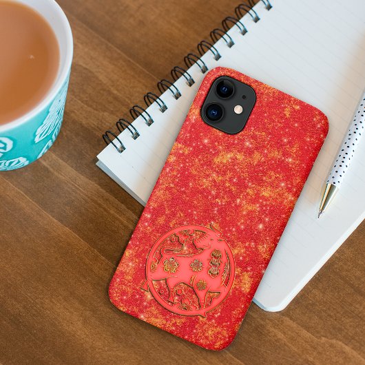 赤と金の旧正月・丑年の干支の牛のデザイン Case-Mate iPhoneケース