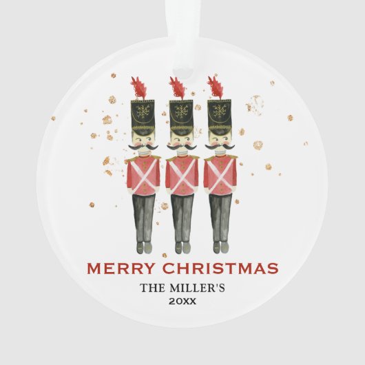 赤と金ゴールドのパーソナライズされたくるみ割り器メリークリスマス オーナメント (裏面)