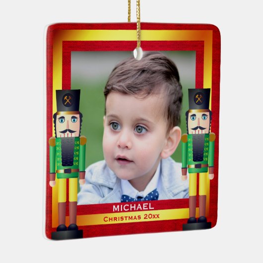 赤と金ゴールドのフレームとくるみクラッカークリスマス セラミックオーナメント (右)