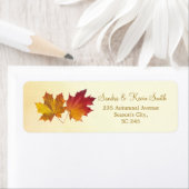 赤と金ゴールドのメープル葉の差出人住所ラベル ラベル (インサイチュ)