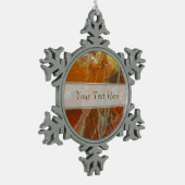 赤と金ゴールドの石化された木材 スノーフレークピューターオーナメント (左)