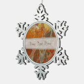 赤と金ゴールドの石化された木材 スノーフレークピューターオーナメント (右)