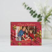 赤と金ゴールドの雪片ファミリーフォトクリスマス シーズンポストカード (スタンド正面)