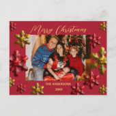 赤と金ゴールドの雪片ファミリーフォトクリスマス シーズンポストカード (正面)