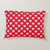 赤と銀色の輝くハート アクセントクッション (裏面)
