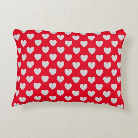 赤と銀色の輝くハート アクセントクッション (裏面)
