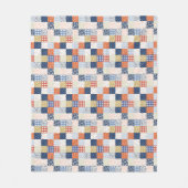 赤と青のパッチワークフリースブランケット フリースブランケット (正面)