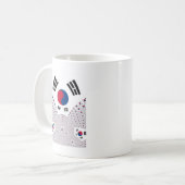 赤と青のフラグ要素 コーヒーマグカップ (正面左)