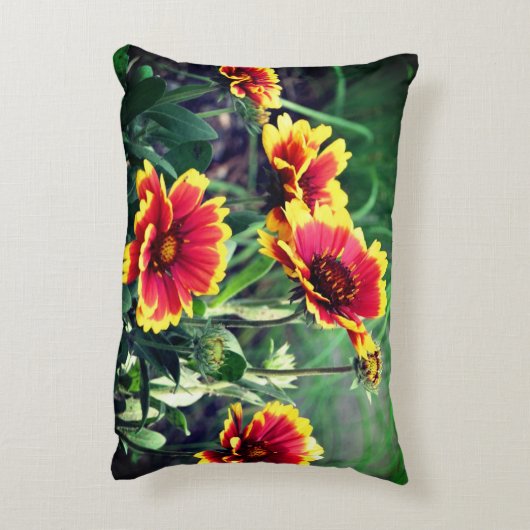 赤と黄色のガイラディアブランケットの花 アクセントクッション (裏面(縦))