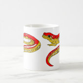 赤と黄色のサラマンダー コーヒーマグカップ (中央)