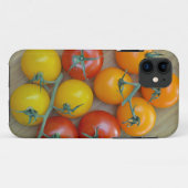 赤と黄色のトマトプリント Case-Mate iPhoneケース (裏面(横))