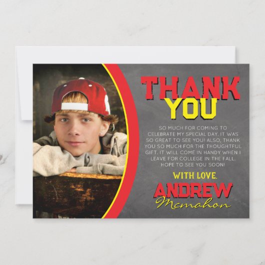 赤と黄色の黒板卒業サンキューカード 招待状 (正面)