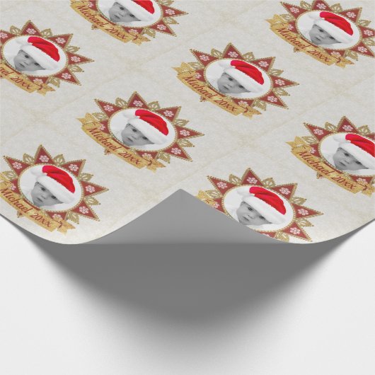 赤と黄金の豪華な円の形状フレームのスノーフレーク ラッピングペーパー (角)