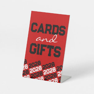 赤と黒のカードとギフト卒業テーブル 台座サイン